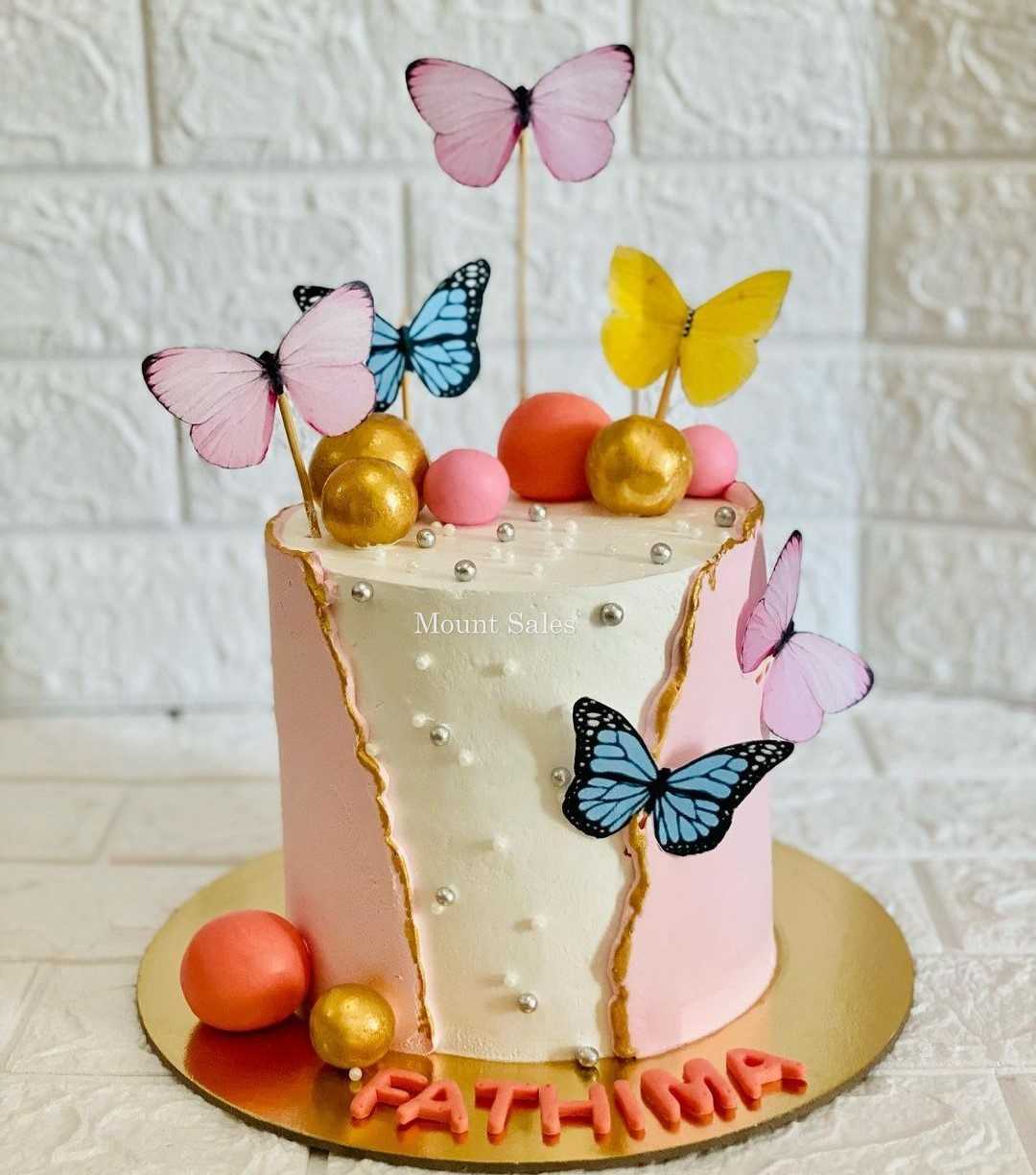 Premium RED N White Velvet Cake